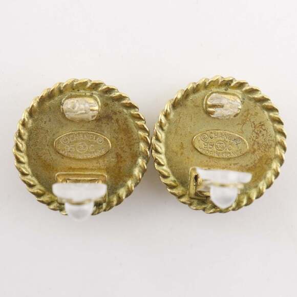 CHANEL Vintage Black Logo Earrings - Picture 6 of 9